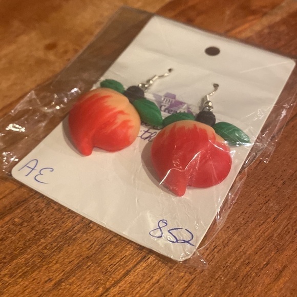 NEW! Pop Art 3D Peach Earrings Handcrafted - Picture 4 of 7